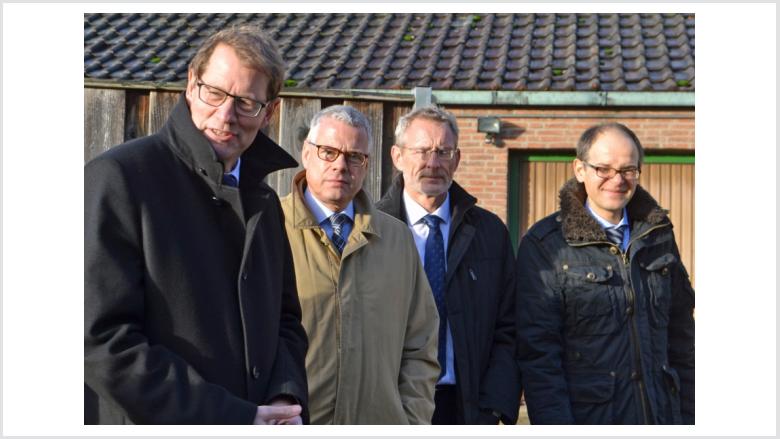 Gero Storjohann eröffnet erste Schnellladesäule in Schleswig-Holstein